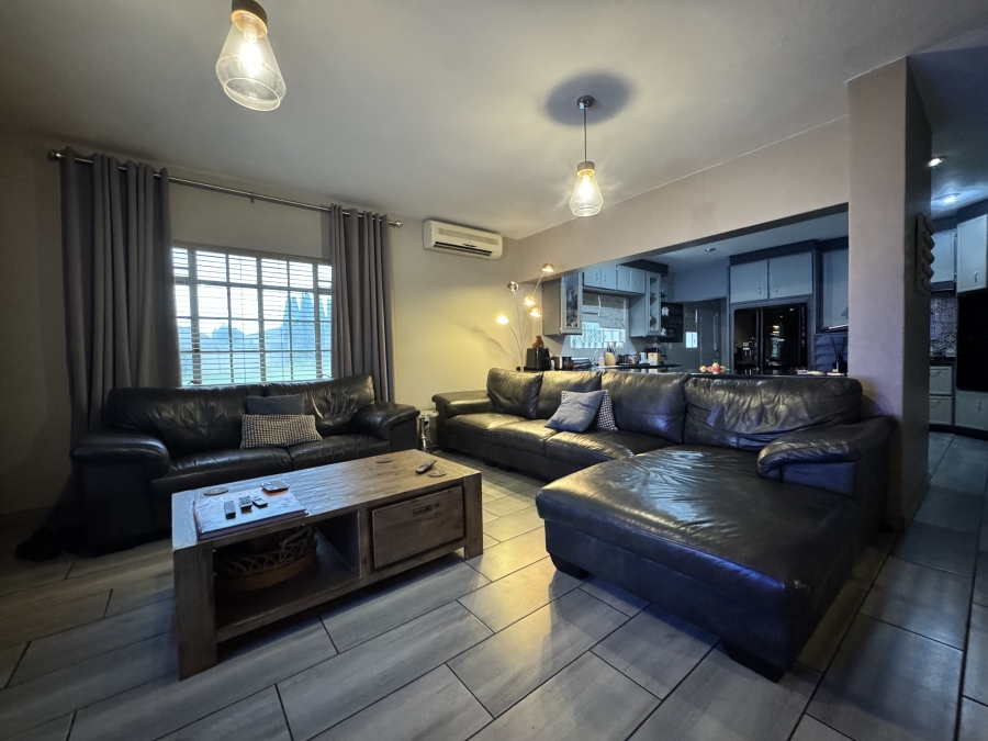 4 Bedroom Property for Sale in Wilkoppies North West